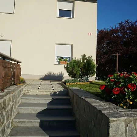 11 Apartma *